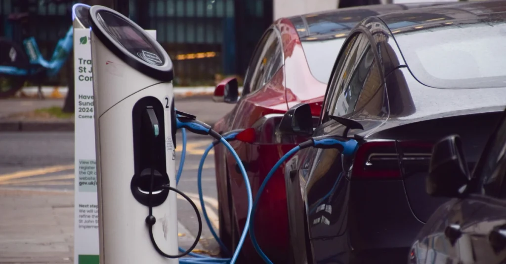 UK Electric Car Sales Hit Record High in 2025